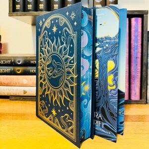 Fairyloot Exclusive Signed Edition Faebound by Saara 
El-Arifi